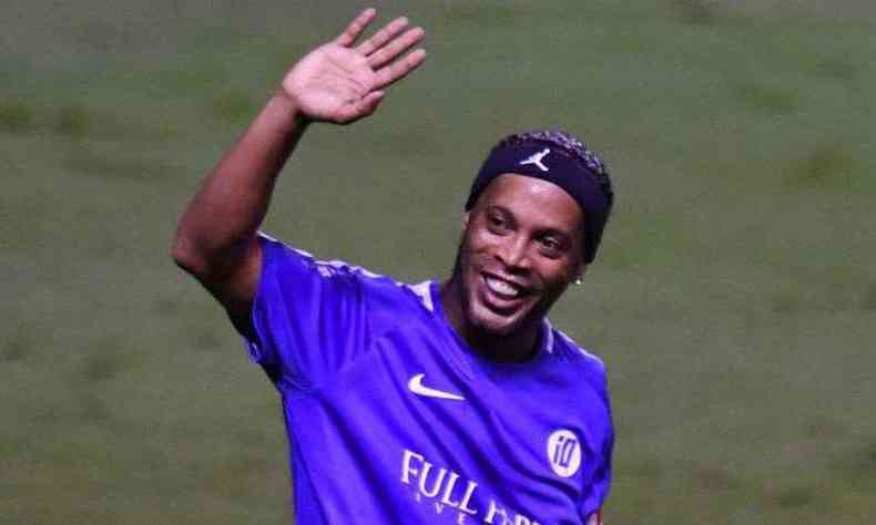 Ronaldinho se aposentou dos gramados e chegou a cogitar candidatura ao Senado Federal(foto: Ezequiel Becerra/AFP)