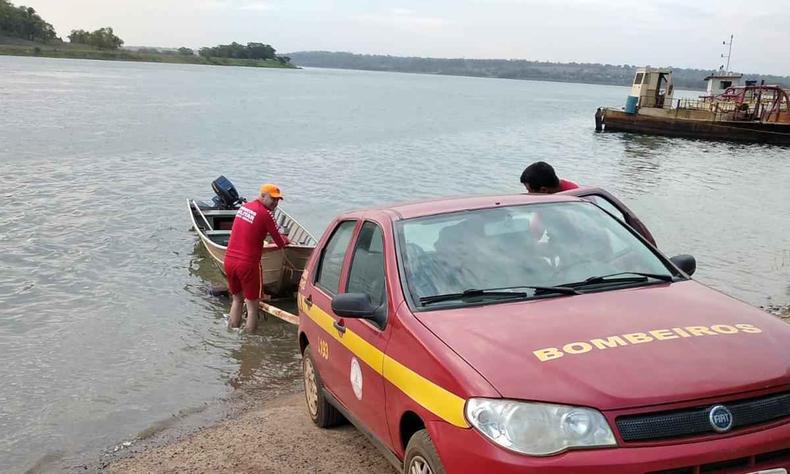 Equipe de mergulhadores do Corpo de Bombeiros de Frutal realizou buscas durante parte da tarde de ontem (18/10)