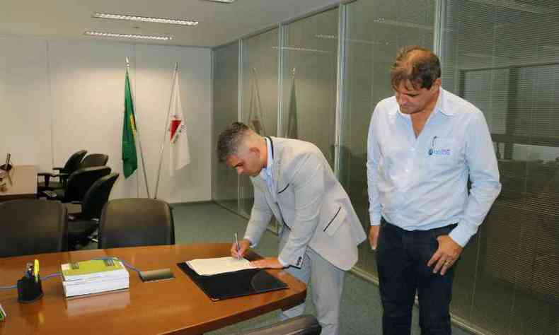 Documento foi assinado, nessa segunda-feira (21/1), na Cidade Administrativa, em Belo Horizonte(foto: Divulgao/Semad)