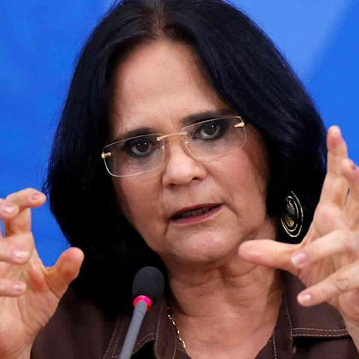 Senadora Damares Alves relança biografia