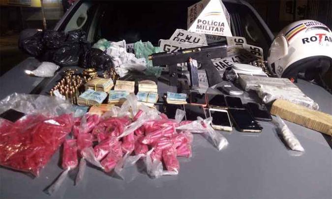 Materiais apreendidos em diferentes regiões durante a ação(foto: Polícia Militar/Divulgação) Materiais apreendidos em diferentes regiões durante a ação(foto: Polícia Militar/Divulgação)