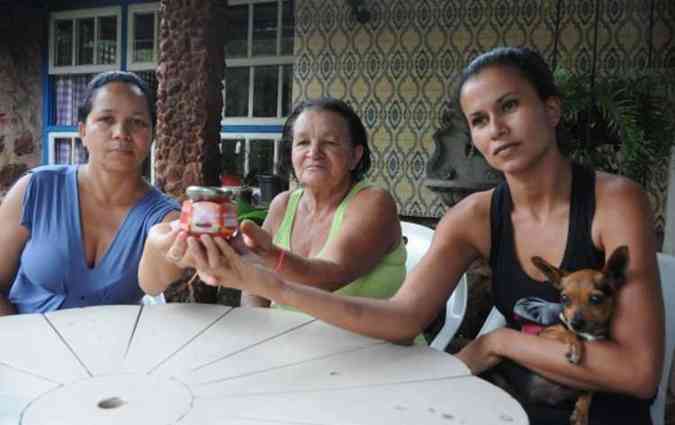Nelza da silva Santos, Maria Felix de Souza Santos e Keila Vardeli Fialho so algumas das produtoras da geleia(foto: Paulo Filgueiras/EM/D.A Press)