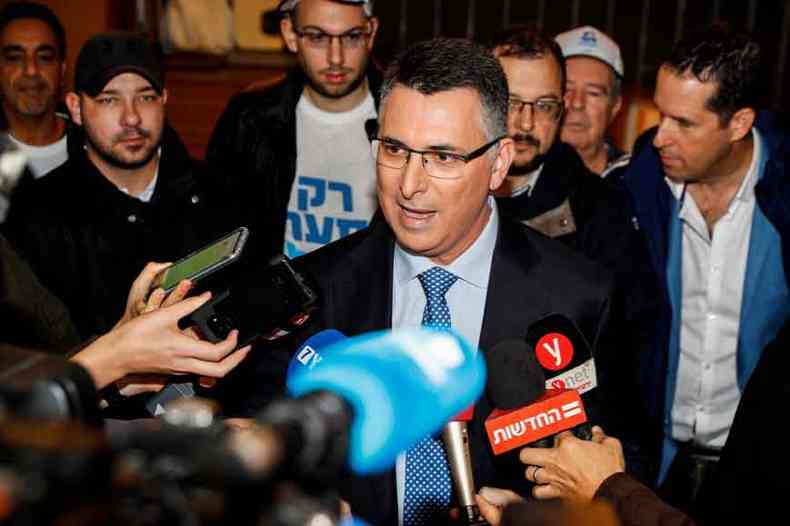Principal rival do lder do Likud, Gideon Saar defendeu mudanas na legenda de direita israelense(foto: Jack Guez/AFP)