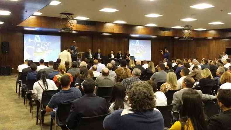 Evento reuniu cerca de 400 pessoas para debater as ideias do PSL e novas filiaes(foto: Edsio Ferreira/EM/D.A Press)