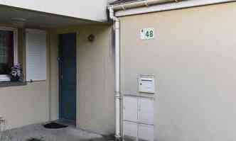 Casa do irmo de Omar Ismail Mostefai, em Bondoufle, a sudeste de Paris(foto: ALAIN JOCARD / AFP)