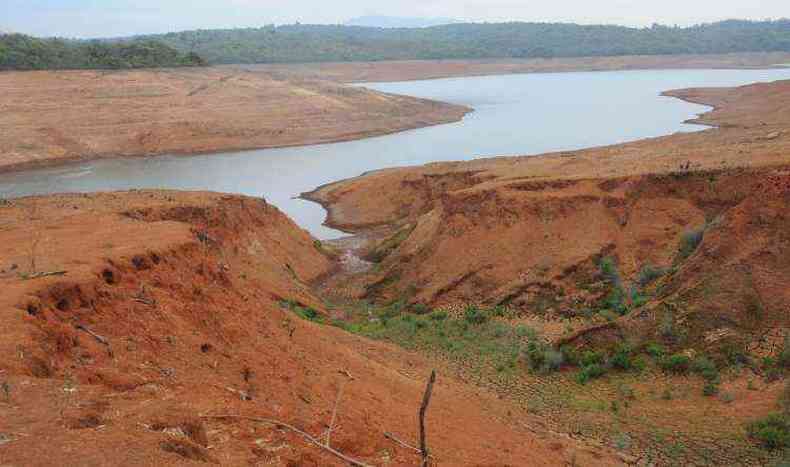 A represa Serra Azul  a que apresenta o menor nvel do sistema Paraopeba(foto: Beto Novaes/EM/D.A Press)