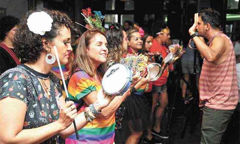 Ensaio do Unidos do Samba Queixinho em pr-carnaval: 3,6 milhes de folies so esperados na cidade(foto: Ramon Lisboa/EM/D.A Press)