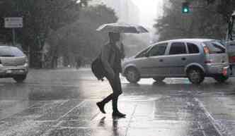 Fim da tarde foi de chuva na Avenida Afonso Pena(foto: Gladyston Rodrigues/EM/D.A Press)