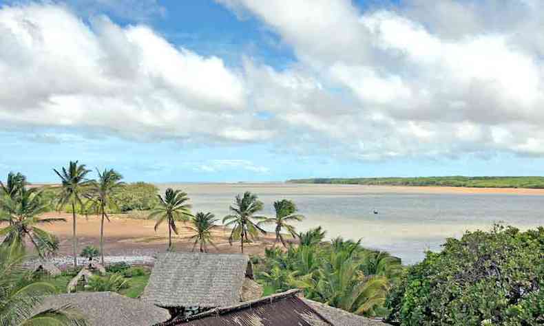 Praia de Barra Grande, paraso tropical no Norte do Piau(foto: Bertha Maakaroun/em/d. a press)