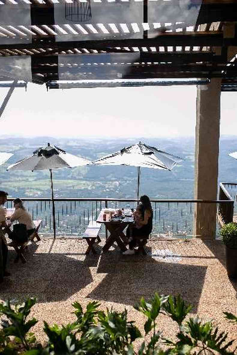 Restaurante fica no topo da Serra da Moeda(foto: Letcia Alves/divulgao)