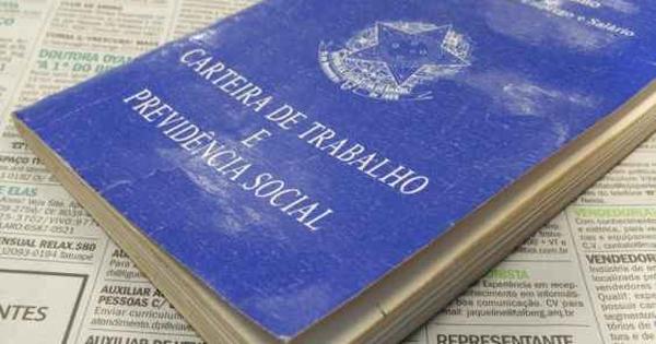 Mercado de trabalho: pessoas trans vivem na informalidade - Estado de Minas