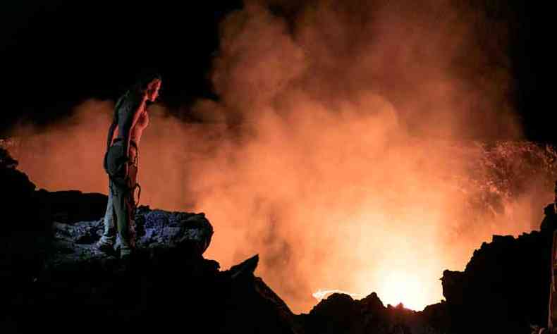 Elementos: Em uma cidade onde os habitantes de fogo, água, terra e ar