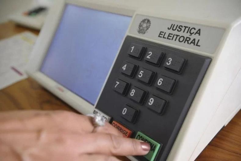O futuro das urnas eletrnicas ser decidido em 5 de agosto(foto: FABIO RODRIGUES-POZZEBOM/ABR )
