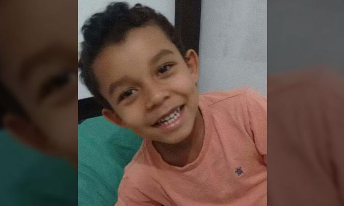Gabriel Carvalho estava internado no Hospital João XXIII e foi a 10ª criança a morrer em decorrência do incêndio criminoso na Gente Inocente(foto: Álbum de família/Divulgação) Gabriel Carvalho estava internado no Hospital João XXIII e foi a 10ª criança a morrer em decorrência do incêndio criminoso na Gente Inocente(foto: Álbum de família/Divulgação)