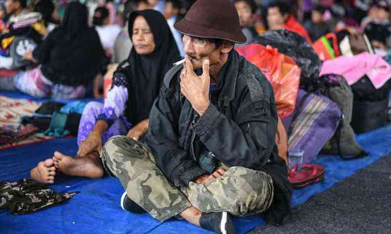 Desabrigados pelo tsunami(foto: MOHD RASFAN / AFP)