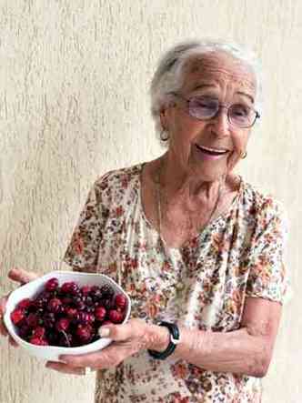  Albertina Ferreira Cadena, 102 anos