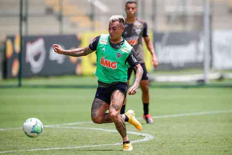 Chileno Eduardo Vargas vai defender o Galo pela primeira vez no Mineiro(foto: BRUNO CANTINI/AGNCIA GALO/ATLTICO)