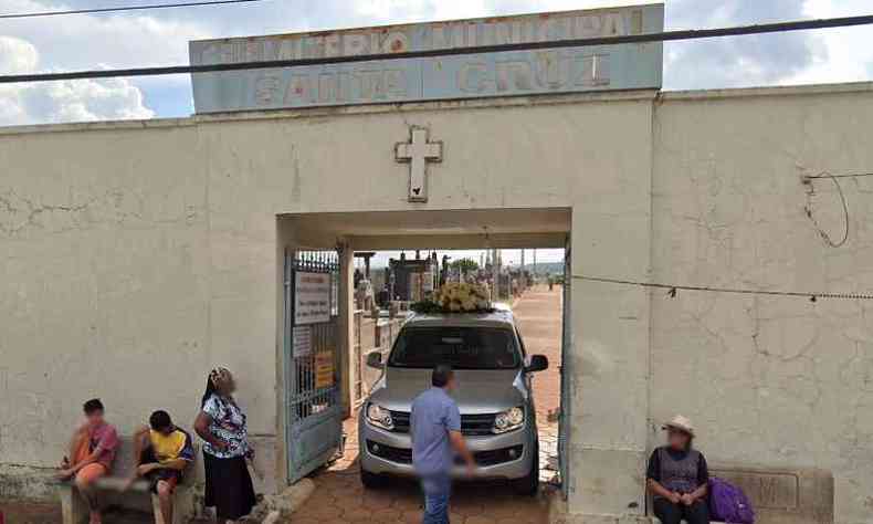 Cemitrio Santa Cruz funciona apenas em regime de planto(foto: Reproduo/Google Street View)