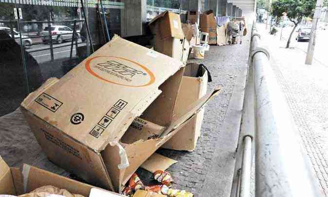 Ocupao de prdios do complexo  antiga e traz problemas a usurios do circuito cultural mais famoso de Belo Horizonte, alm de expor andarilhos a violncia e degradao(foto: Paulo Filgueiras/EM/D.A Press 9/12/13)