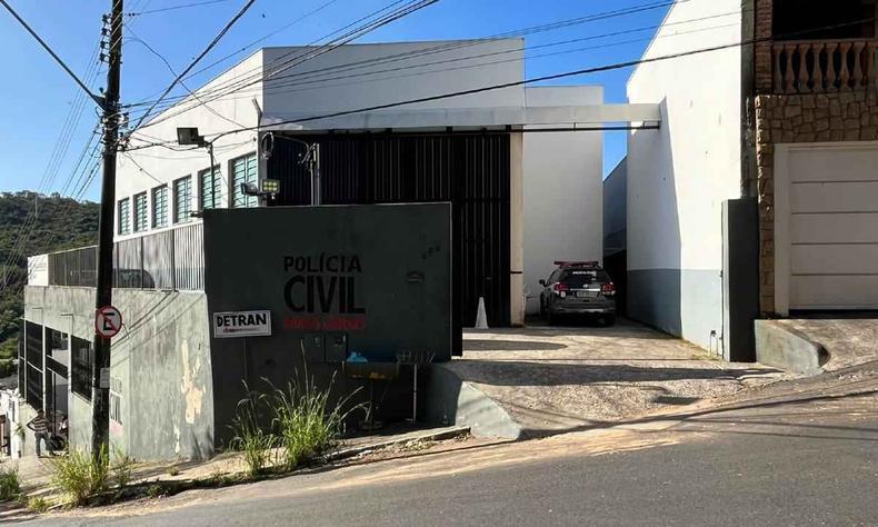 Fachada da delegacia em sabar