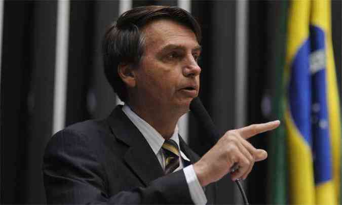 Bolsonaro disse que nunca pensou ter um filho gay por que tinha dado 