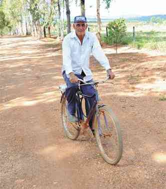 H mais de 40 anos Jos dos Santos usa a estrada para chegar em casa (foto: Gladyston Rodrigues/EM/D.A press)