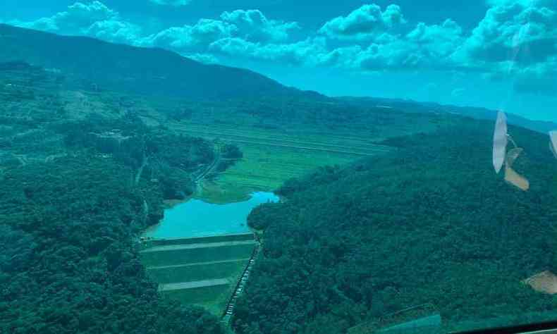 Queda do talude pode provocar o rompimento da barragem Sul Superior(foto: Defesa Civil Estadual/Divulgao)