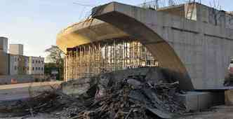 Demolio do viaduto est marcada para a manh de domingo. Moradores e seus animais de estimao devem deixar os prdios vizinhos ainda no sbado(foto: Juarez Rodrigues/EM/D.A Press)