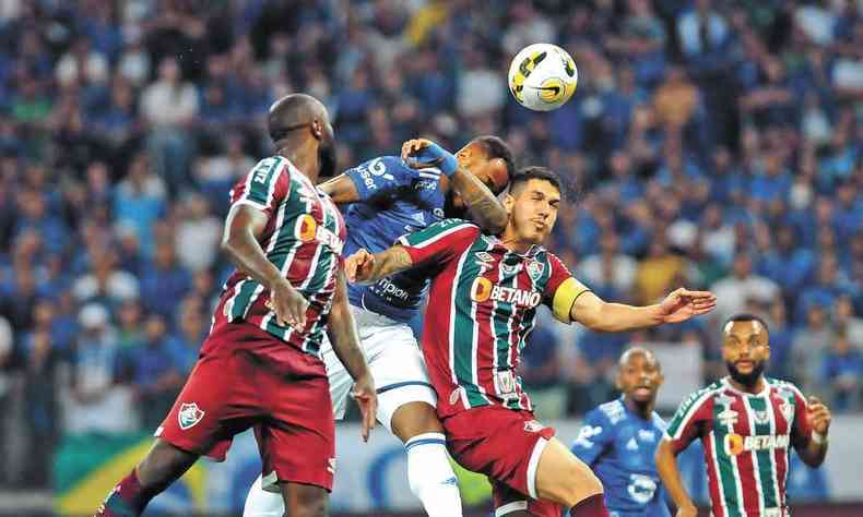 Cruzeiro foi eliminado da Copa do Brasil pelo Fluminense, no Mineirão, mas, apesar de ter perdido a partida, encarou o adversário, pelo menos no primeiro tempo 