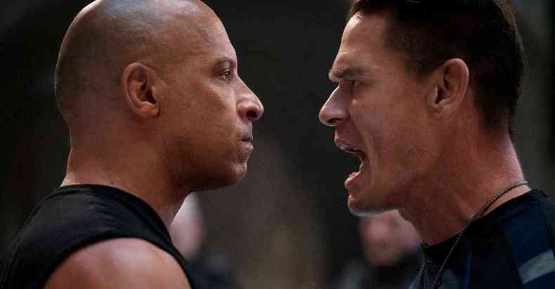 Os irmos Dom (Vin Diesel), o heri, e Jakob Toretto (John Cena), o vilo, se enfrentam na tela(foto: Universal/divulgao)