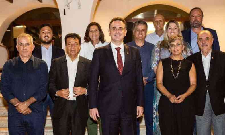 Rodrigo Pacheco, Alexandre Silveira e prefeitos da Grande BH reunidos em Braslia