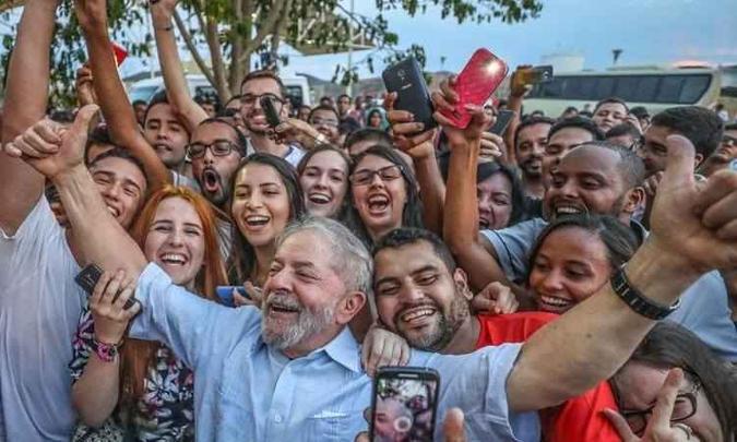 Lula pode fazer campanha sub judice mas, no fim, não pode se eleger por ser ficha-suja(foto: Ricardo Stuckert) Lula pode fazer campanha sub judice mas, no fim, não pode se eleger por ser ficha-suja(foto: Ricardo Stuckert)