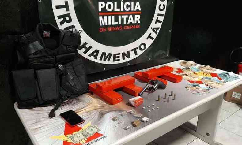 Material apreendido foi encaminhado  Ceflan 3(foto: Divulgao/Polcia Militar de Minas Gerais)