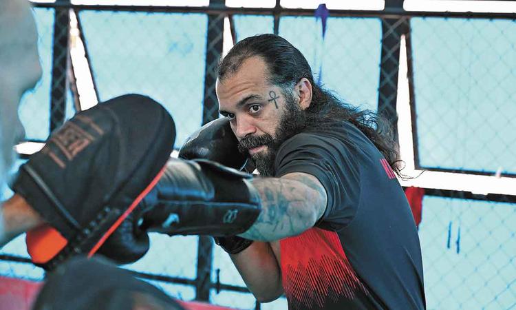 Thiago, professor de  kickboxing