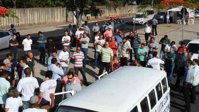 Motoristas de txi concentraram no Mineiro e depois seguiram at a Cmara Municipal de Belo HorizontePaulo Filgeurias/EM/D.A.Press