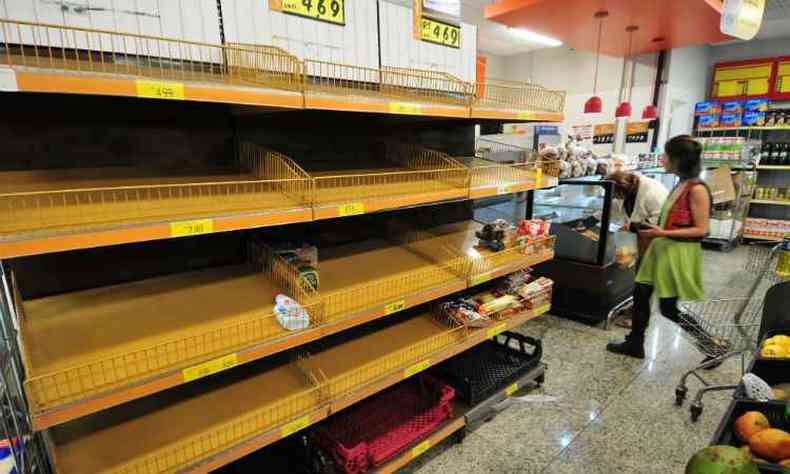 Em Belo Horizonte, supermercados tem prateleiras vazias(foto: Gladyston Rodrigues/EM/D.A Press)