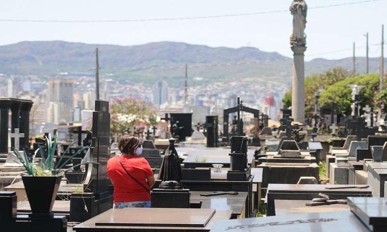 Taxas cobradas para enterro na capital ficar�o mais caras em 2021(foto: Leandro Couri/EM/D.A Press)