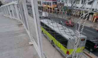 Situação das passarelas são um problema, agravado pelo vandalismo(foto: Leandro Couri/EM/DA Press)