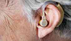 Aparelhos auditivos reduzem demncia e declnio cognitivo em idosos