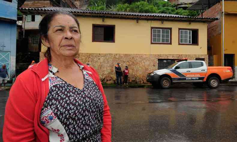 Maria Auxiliadora Martins deixou a casa onde mora h 34 anos e hoje est morando com uma filha. Fala em se mudar 