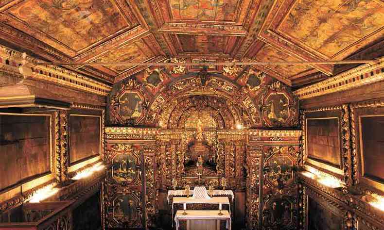 Interior da igreja, considerada uma das 10 mais bonitas do pas pela agncia espanhola Civitatis 