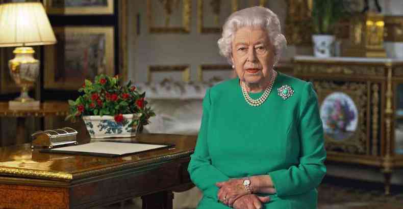 Em pronunciamento ontem pela TV, Elizabeth II agradeceu aos profissionais de sade e a colaborao dos cidados(foto: AFP PHOTO/BUCKINGHAM PALACE )