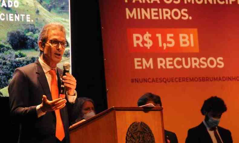 Romeu Zema, governador de Minas Gerais, no evento que simbolizou o repasse aos municpios(foto: Juarez Rodrigues/EM/DA Press)