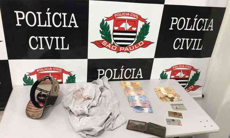 Materiais apreendidos com os suspeitos detidos na segunda-feira(foto: Polcia Civil de SP/Divulgao)
