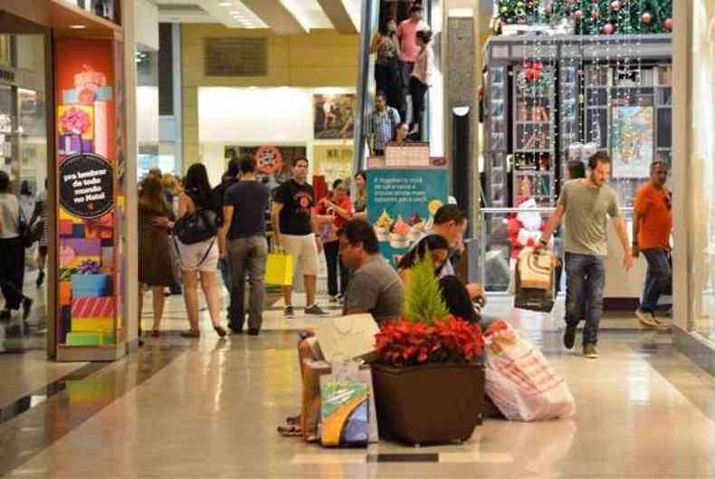 Shopping centers esto entre os estabelecimentos que mais contratam no fim de ano(foto: Arquivo/Agncia Brasil)