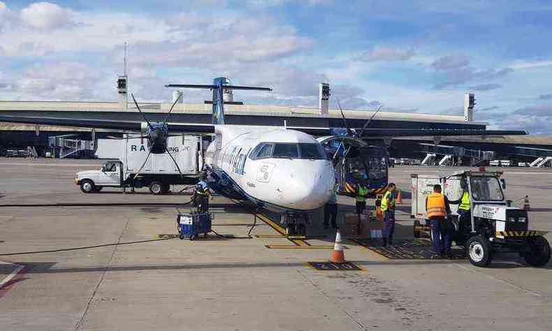 Voos sero operados pelo avio modelo ATR 72.600, com capacidade para 70 passageiros(foto: Carlos Altman/EM/D.A Press)
