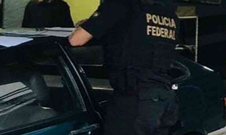 Policiais federais comearam a operao ainda de madrugada