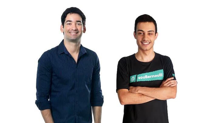 Paulo Vinícius Ribeiro, diretor pedagógico do Grupo Bernoulli, com Bruno Rabelo, aprovado no IME, em 2017.(foto: Montagem de fotos de Rogério Sol e Fabiano Evangelista) Paulo Vinícius Ribeiro, diretor pedagógico do Grupo Bernoulli, com Bruno Rabelo, aprovado no IME, em 2017.(foto: Montagem de fotos de Rogério Sol e Fabiano Evangelista)