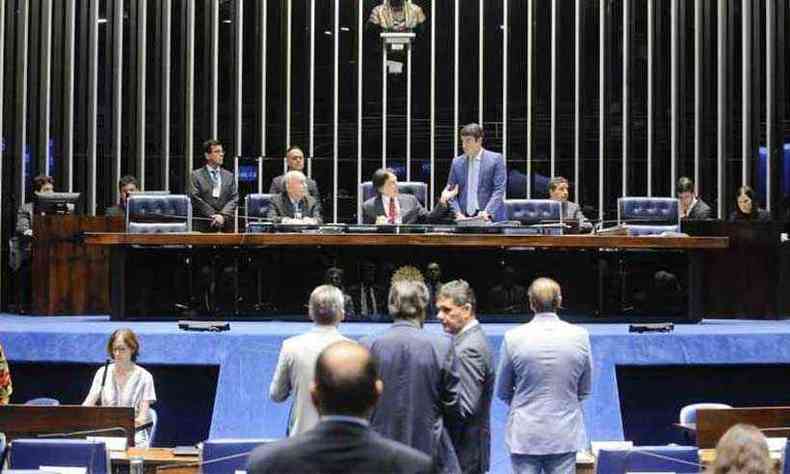 Senadores devem votar hoje destaques e emendas  proposta, que tramita em regime de urgncia (foto: Jonas Pereira/Agncia Senado)