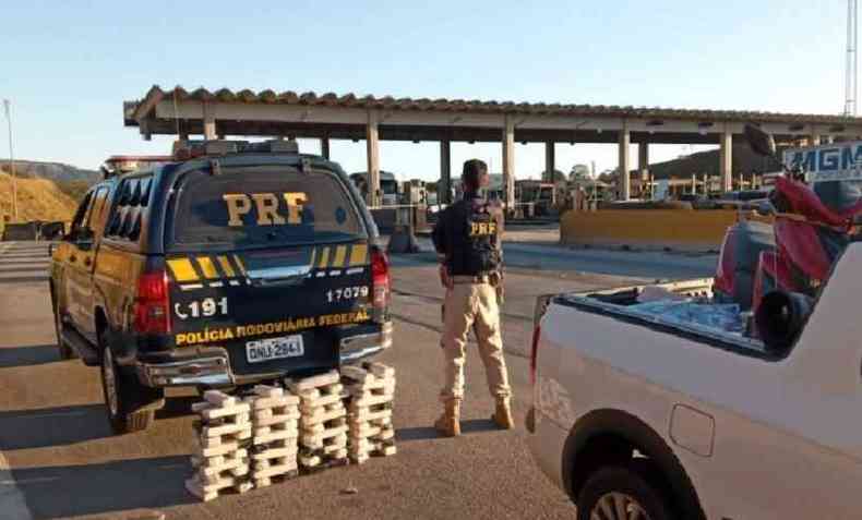 Casal foi abordado por policiais no quilmetro 805 da BR 381, no Sul de Minas (foto: PRF/Divulgao)